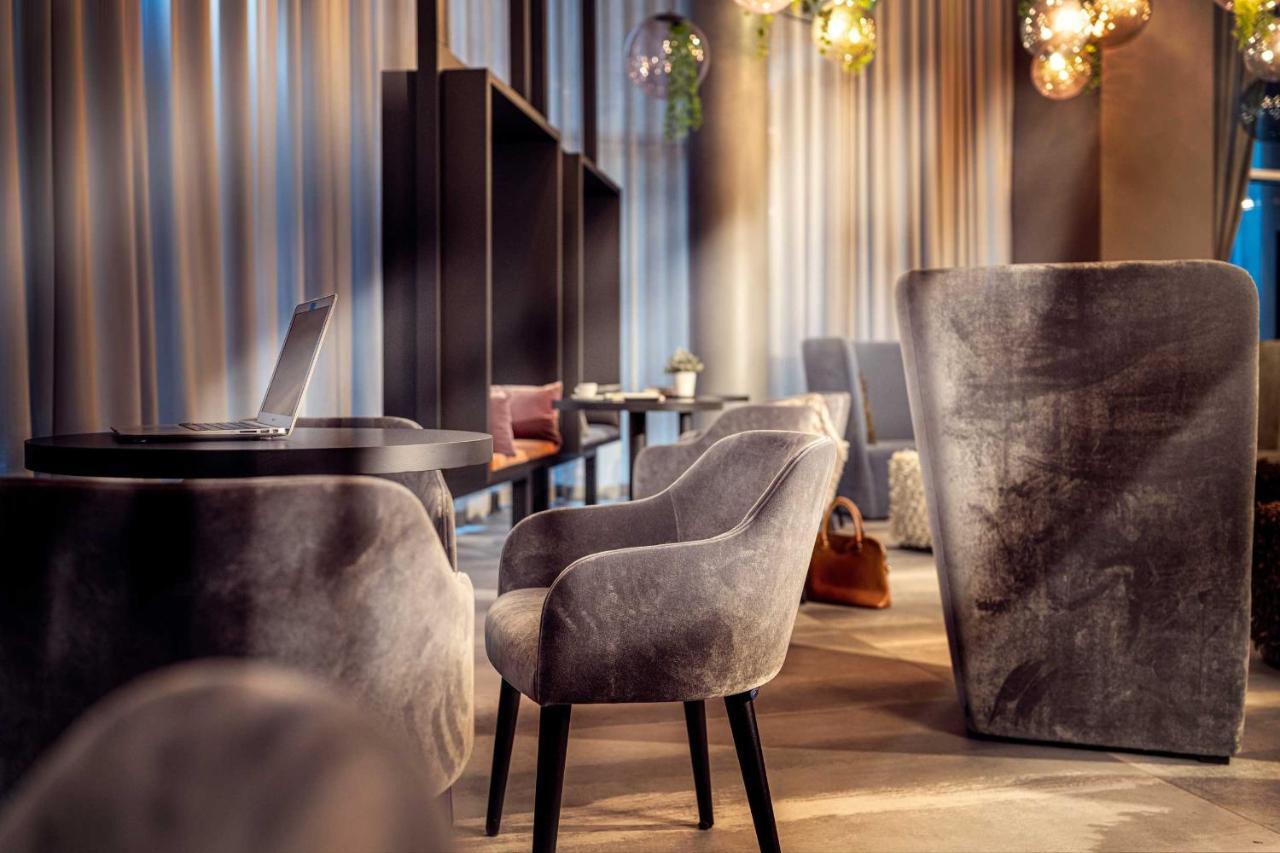 J44 Lifestyle Hotel Lido di Jesolo Eksteriør billede The lounge at the airport