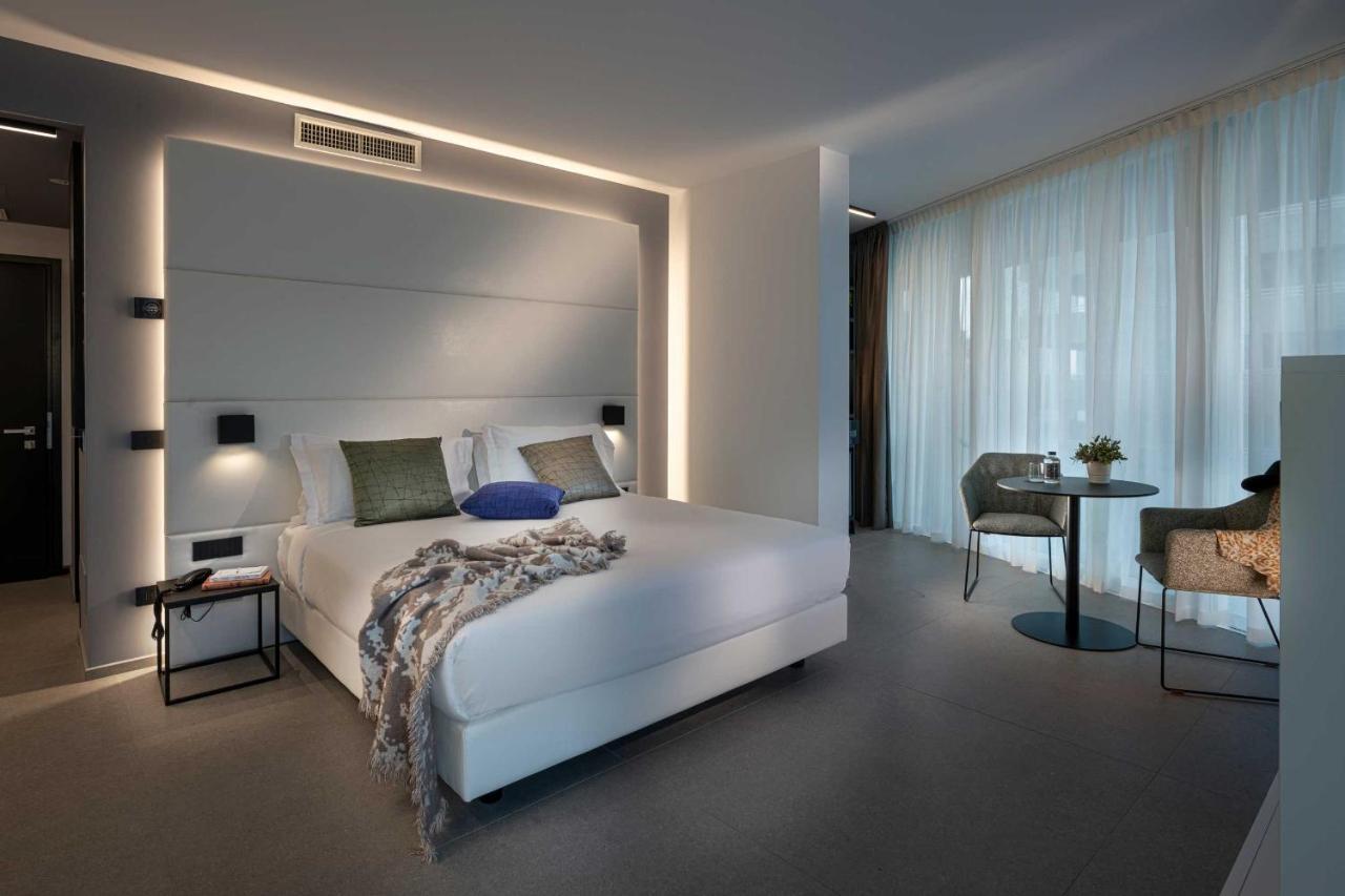 J44 Lifestyle Hotel Lido di Jesolo Eksteriør billede Deluxe room