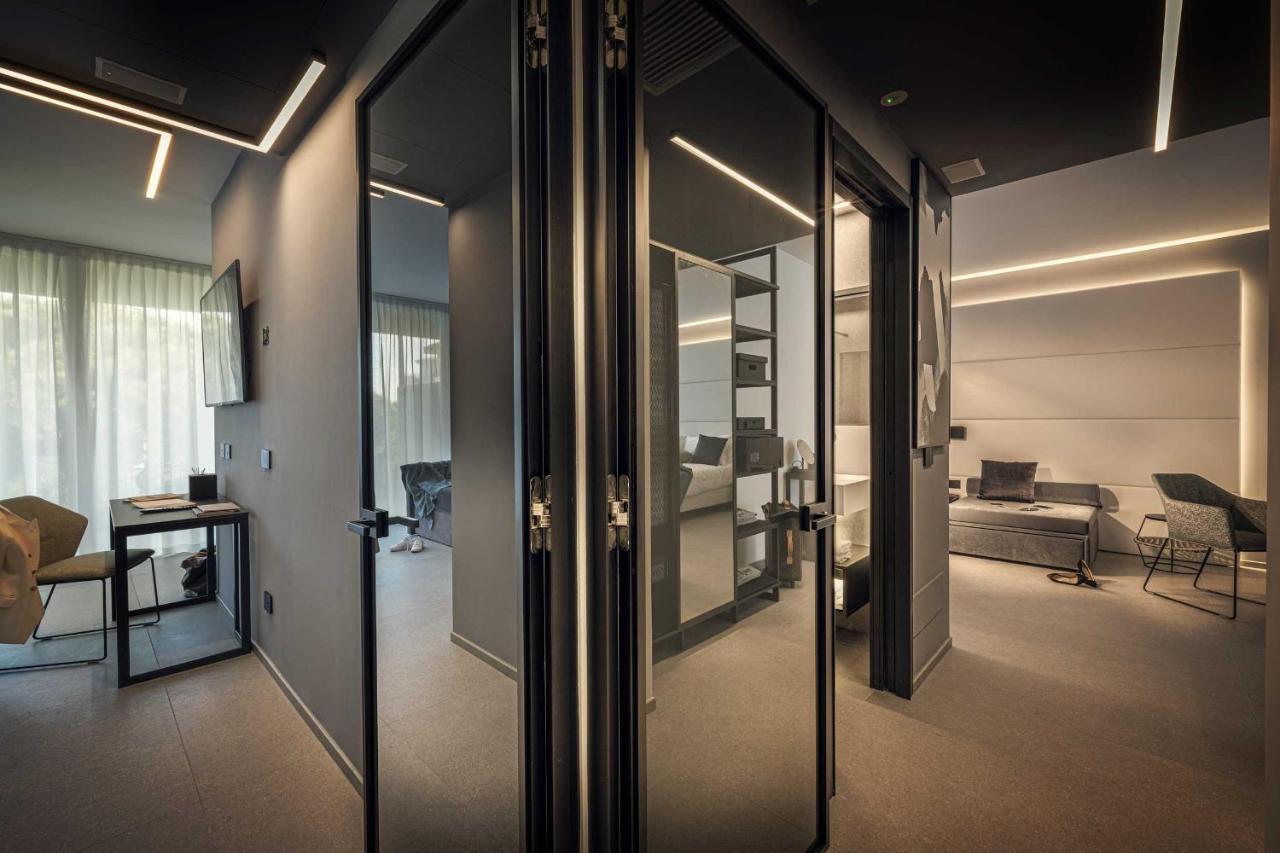 J44 Lifestyle Hotel Lido di Jesolo Eksteriør billede Suite
