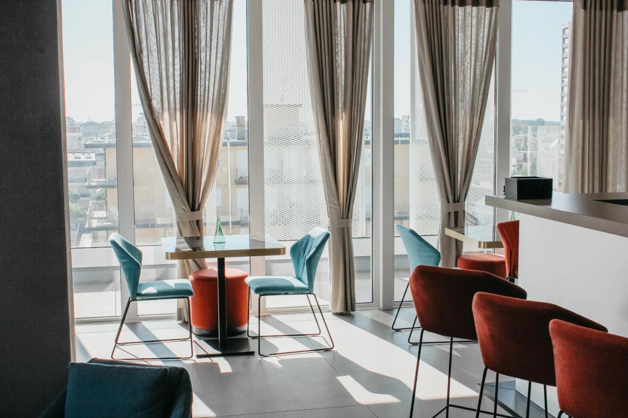 J44 Lifestyle Hotel Lido di Jesolo Eksteriør billede The Sky Bar