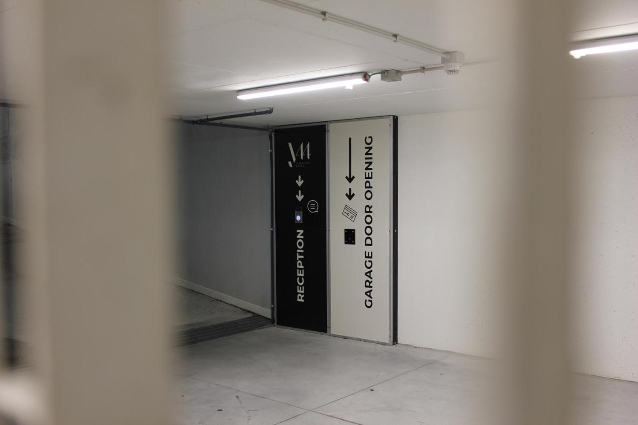 J44 Lifestyle Hotel Lido di Jesolo Eksteriør billede Automatic door