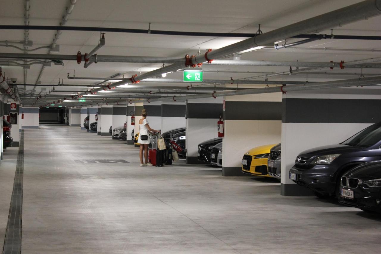 J44 Lifestyle Hotel Lido di Jesolo Eksteriør billede The underground car park