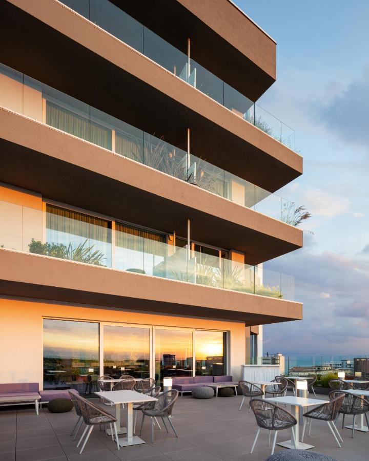 J44 Lifestyle Hotel Lido di Jesolo Eksteriør billede The 3D rendering of the building