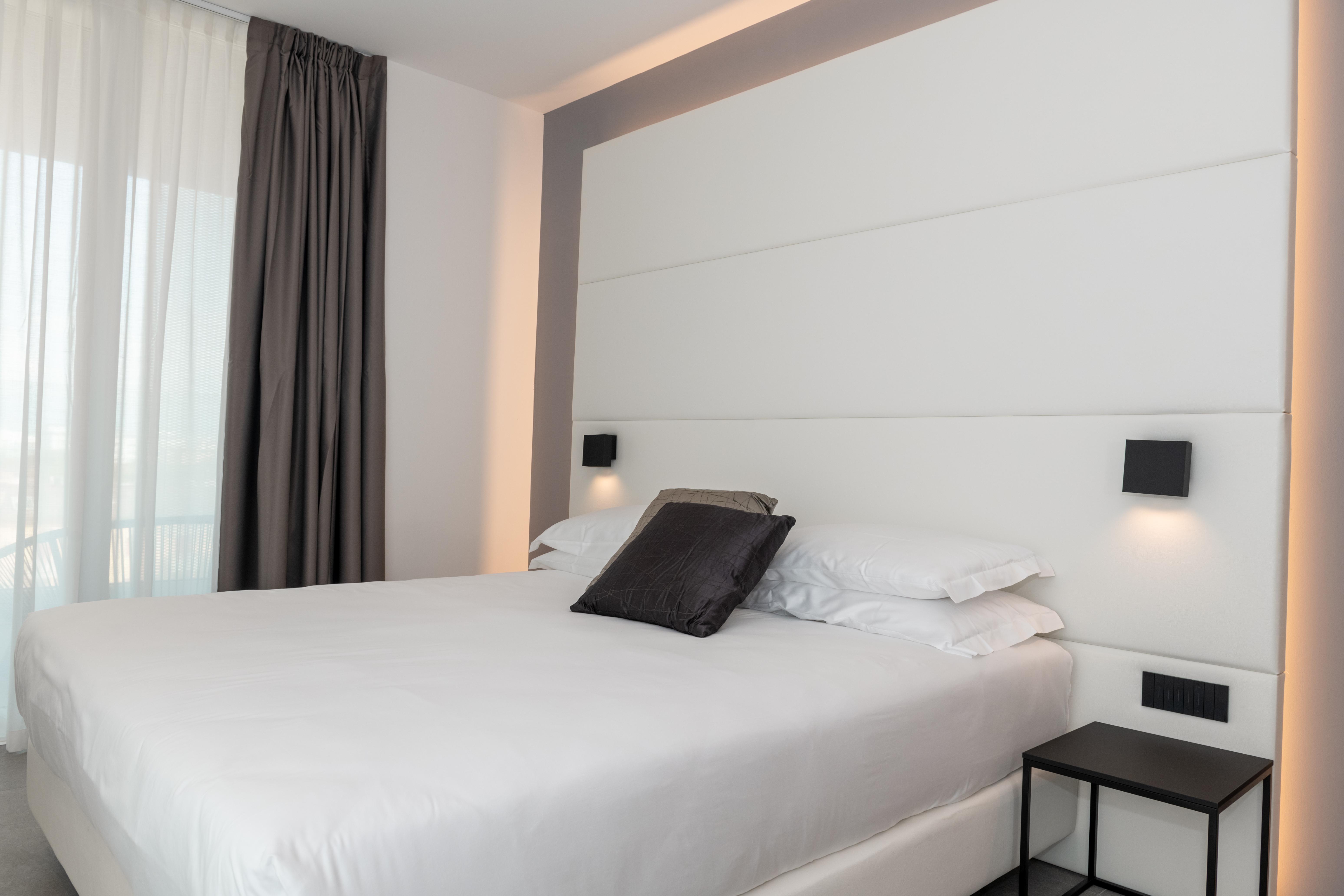 J44 Lifestyle Hotel Lido di Jesolo Eksteriør billede A room at the hotel