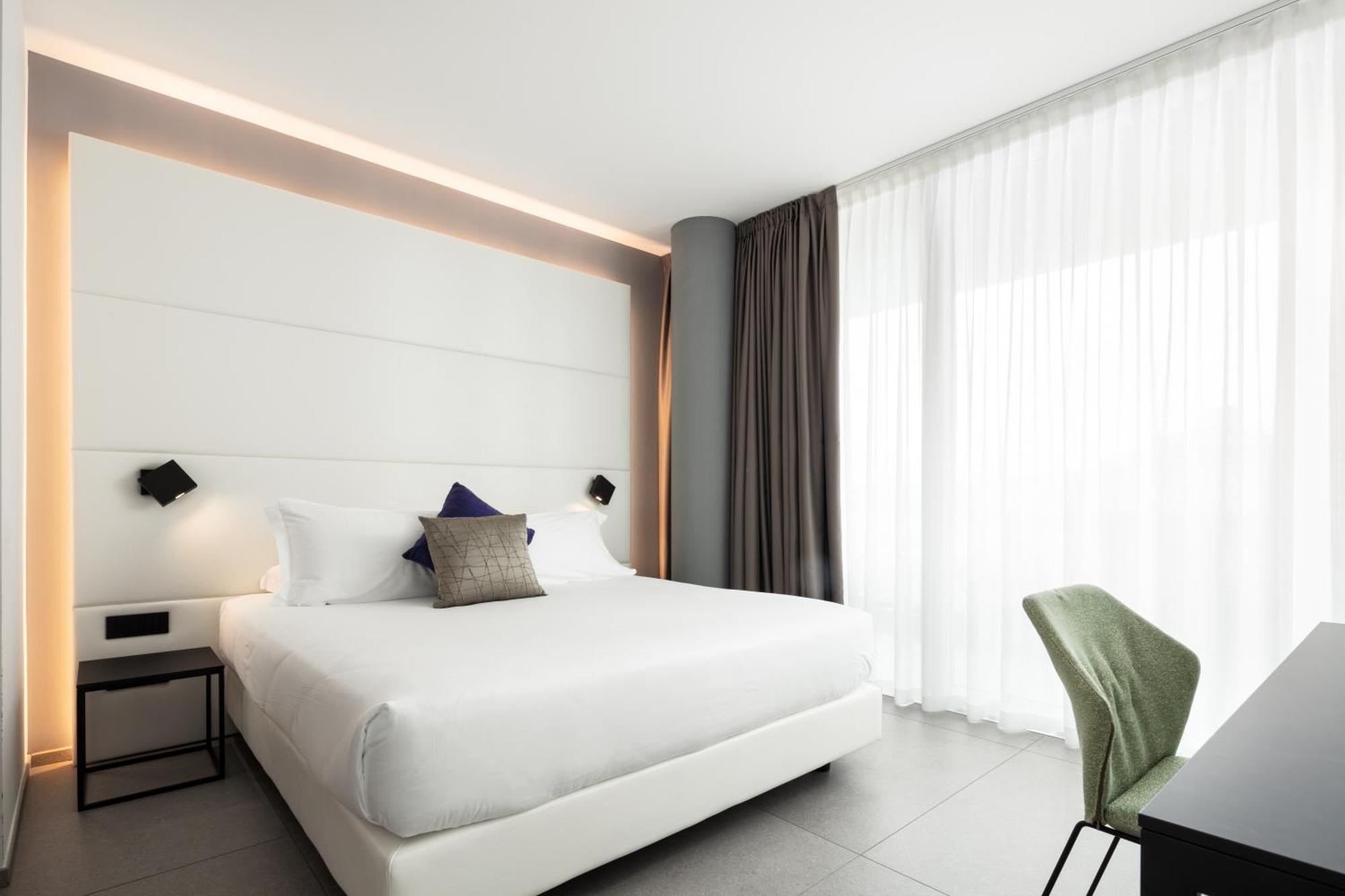 J44 Lifestyle Hotel Lido di Jesolo Eksteriør billede Deluxe room