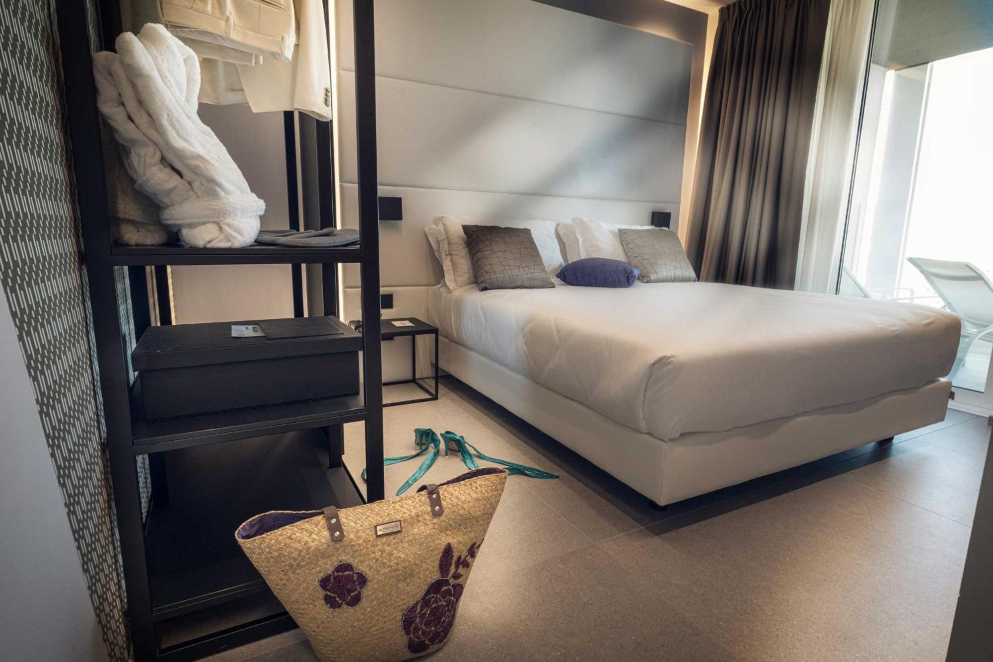 J44 Lifestyle Hotel Lido di Jesolo Eksteriør billede