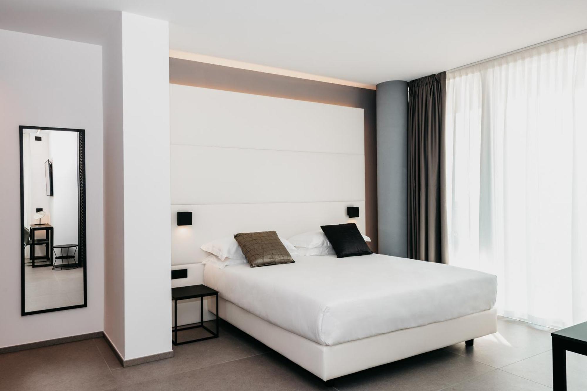 J44 Lifestyle Hotel Lido di Jesolo Eksteriør billede A room at the hotel