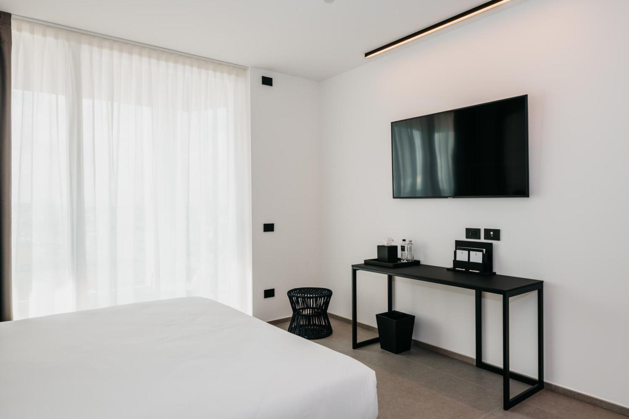 J44 Lifestyle Hotel Lido di Jesolo Eksteriør billede A room at the hotel