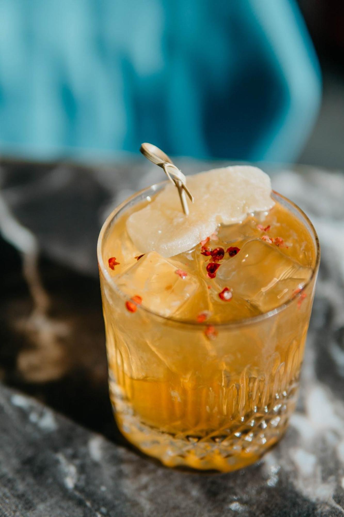 J44 Lifestyle Hotel Lido di Jesolo Eksteriør billede A maple bourbon old fashioned