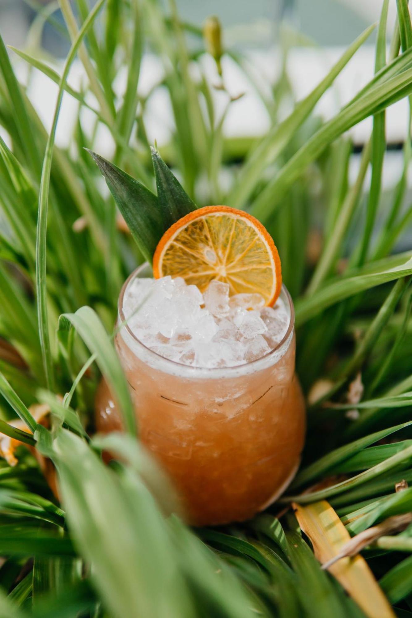 J44 Lifestyle Hotel Lido di Jesolo Eksteriør billede A Singapore Sling