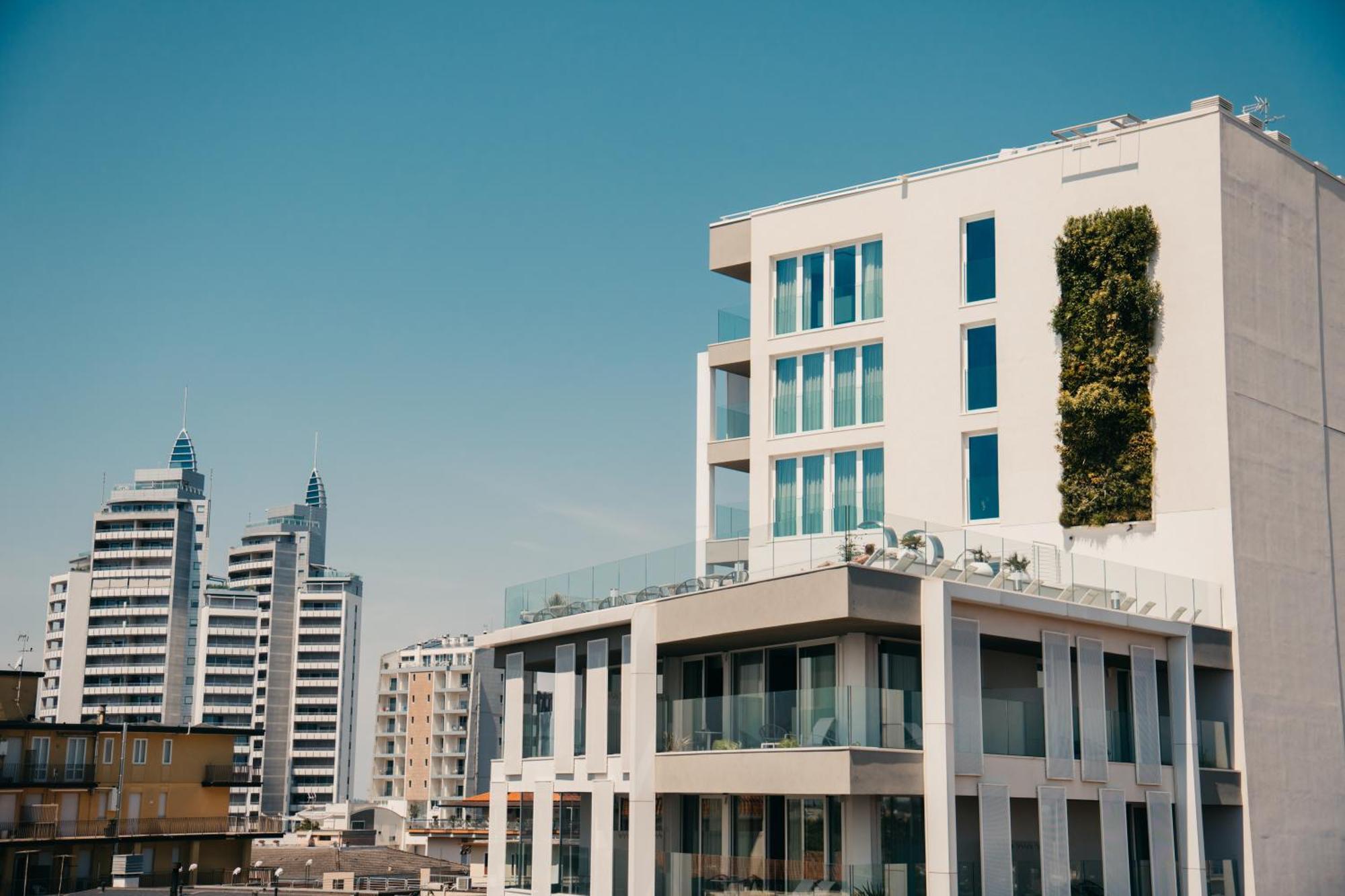 J44 Lifestyle Hotel Lido di Jesolo Eksteriør billede Residential buildings in Nicosia