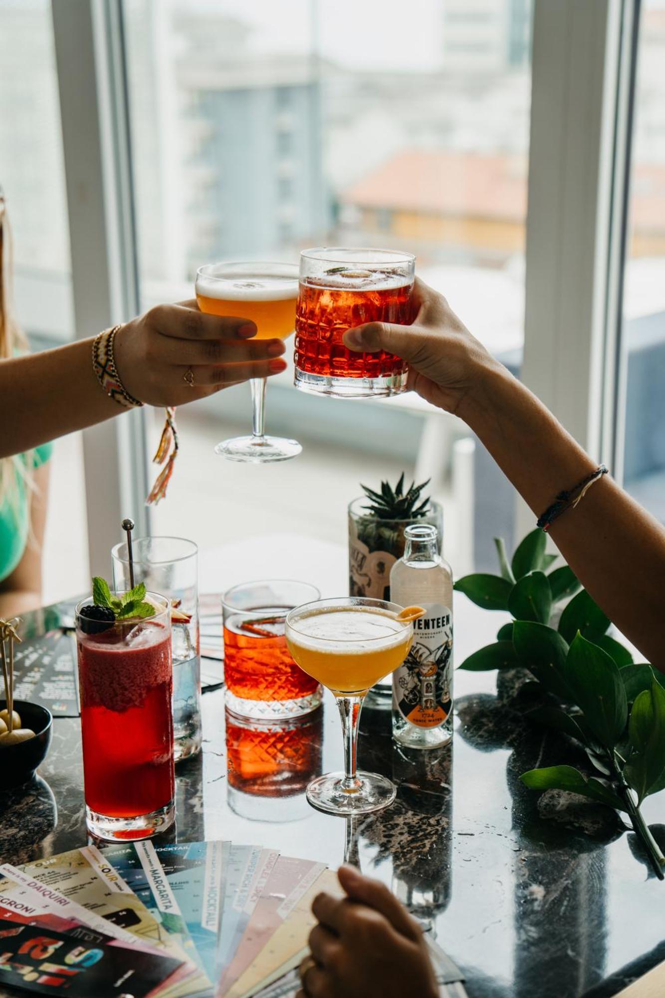 J44 Lifestyle Hotel Lido di Jesolo Eksteriør billede A selection of cocktails