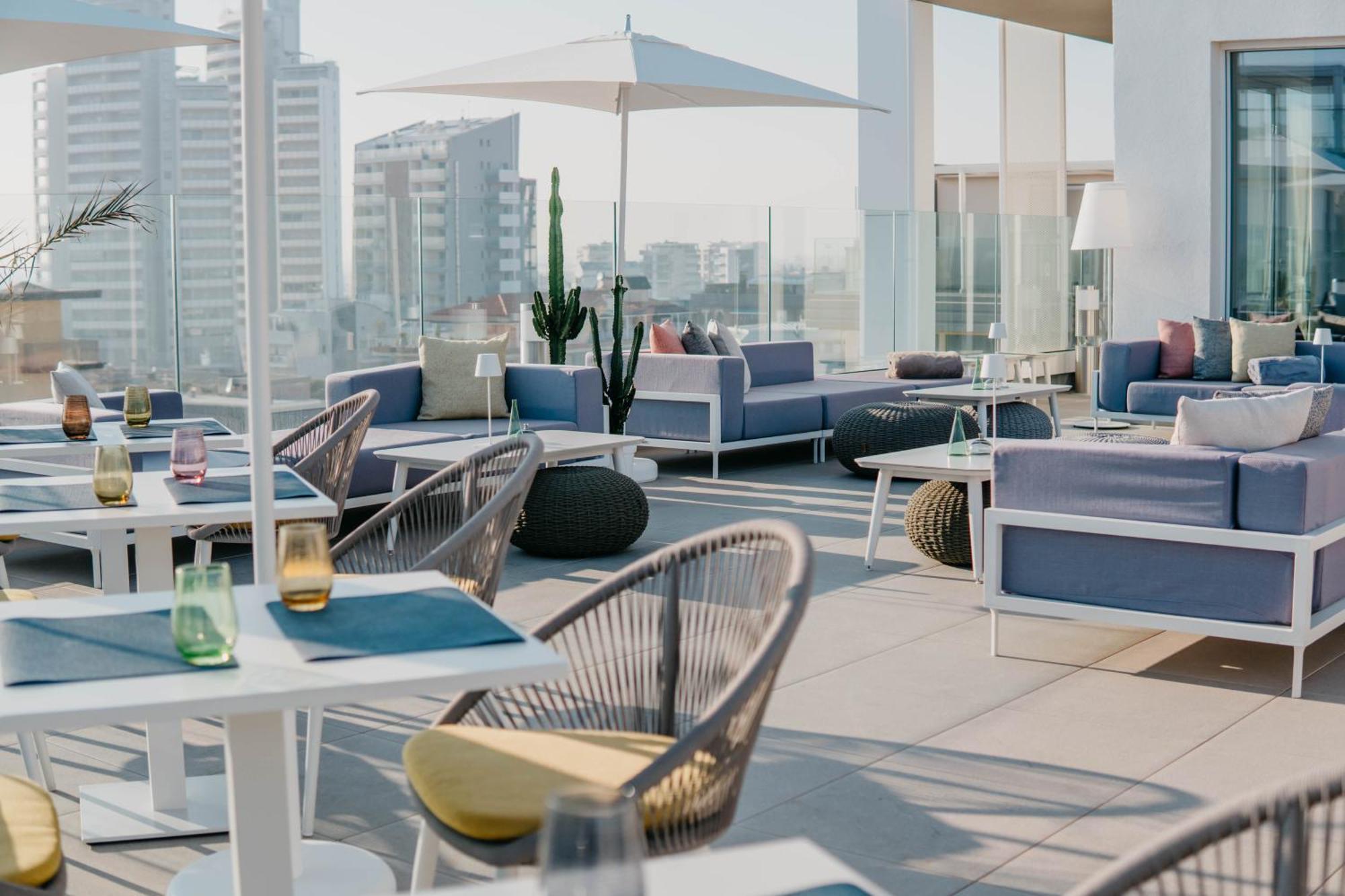 J44 Lifestyle Hotel Lido di Jesolo Eksteriør billede Skyline